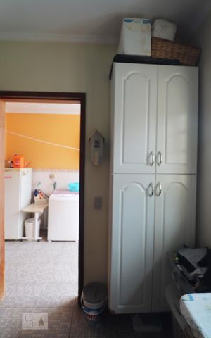 Casa à venda com 233m², 3 quartos e 5 vagasQuarto de Serviço
