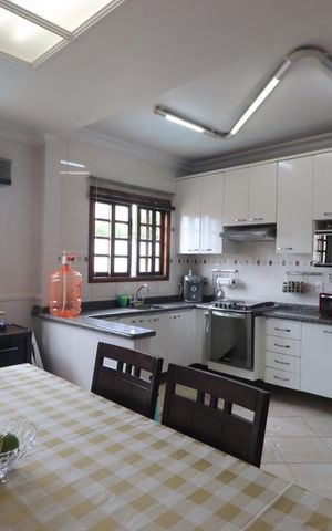 Casa à venda com 233m², 3 quartos e 5 vagasCozinha