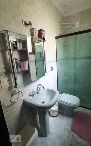 Casa à venda com 233m², 3 quartos e 5 vagasBanheiro da Suíte 3