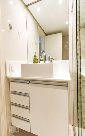 Apartamento à venda com 85m², 2 quartos e 2 vagasBanheiro social