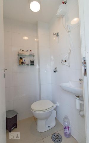 Apartamento à venda com 85m², 2 quartos e 2 vagasBanheiro área de serviço