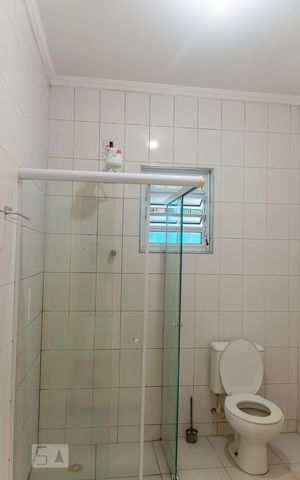 Casa para alugar com 80m², 2 quartos e 1 vaga Casa para alugar com 80m², 2 quartos e 1 vagaBanheiro