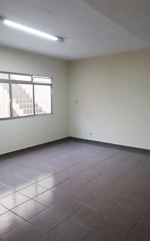 Casa à venda com 200m², 3 quartos e 3 vagasSala