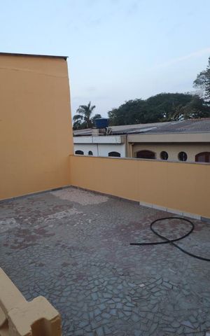 Casa à venda com 200m², 3 quartos e 3 vagasCobertura
