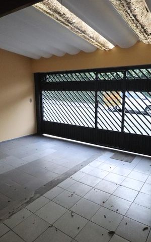 Casa à venda com 200m², 3 quartos e 3 vagasGaragem