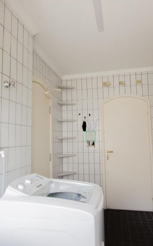 Apartamento à venda com 380m², 3 quartos e 4 vagas Apartamento à venda com 380m², 3 quartos e 4 vagasLavanderia