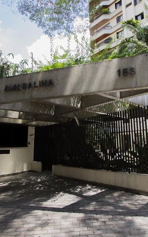 Apartamento à venda com 380m², 3 quartos e 4 vagas Apartamento à venda com 380m², 3 quartos e 4 vagasFachada