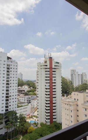 Apartamento à venda com 380m², 3 quartos e 4 vagas Apartamento à venda com 380m², 3 quartos e 4 vagasSuíte 2 - Varanda