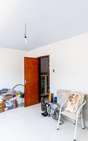 Casa à venda com 100m², 4 quartos e sem vaga Casa à venda com 100m², 4 quartos e sem vagaQuarto 4