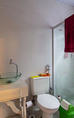 Casa à venda com 100m², 4 quartos e sem vaga Casa à venda com 100m², 4 quartos e sem vagaBanheiro Social - Terreo