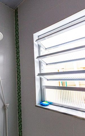 Casa à venda com 100m², 4 quartos e sem vaga Casa à venda com 100m², 4 quartos e sem vagaBanheiro Social - Terreo