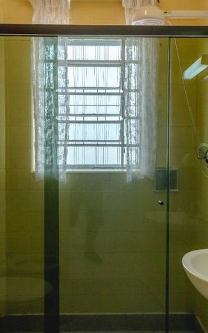 Casa à venda com 171m², 2 quartos e 5 vagas Casa à venda com 171m², 2 quartos e 5 vagasBanheiro