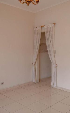 Casa à venda com 171m², 2 quartos e 5 vagas Casa à venda com 171m², 2 quartos e 5 vagasSala