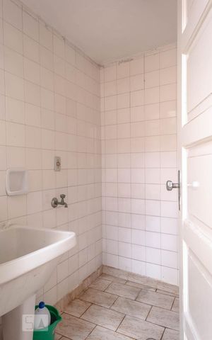 Casa à venda com 171m², 2 quartos e 5 vagas Casa à venda com 171m², 2 quartos e 5 vagasÁrea de serviço
