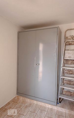Casa à venda com 171m², 2 quartos e 5 vagas Casa à venda com 171m², 2 quartos e 5 vagasQuarto de serviço