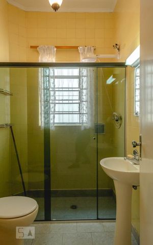 Casa à venda com 171m², 2 quartos e 5 vagas Casa à venda com 171m², 2 quartos e 5 vagasBanheiro