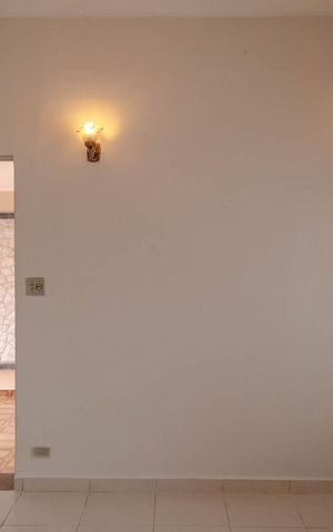 Casa à venda com 171m², 2 quartos e 5 vagas Casa à venda com 171m², 2 quartos e 5 vagasSala