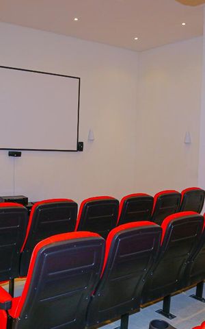 Studio à venda com 27m², 1 quarto e sem vaga Studio à venda com 27m², 1 quarto e sem vagaÁrea comum - Cinema