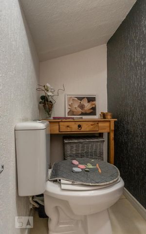 Casa de condomínio à venda com 94m², 3 quartos e 2 vagasLavabo