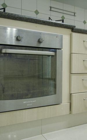 Casa de condomínio para alugar com 170m², 3 quartos e 2 vagas Casa de condomínio para alugar com 170m², 3 quartos e 2 vagasDetalhe da Cozinha - Forno