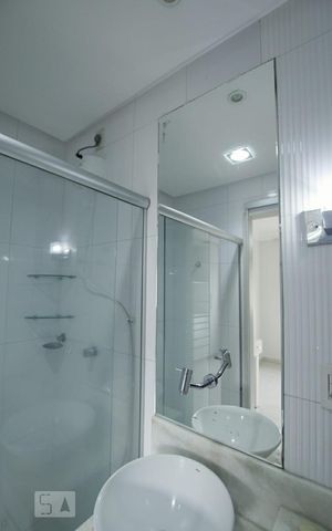 Casa de condomínio para alugar com 170m², 3 quartos e 2 vagas Casa de condomínio para alugar com 170m², 3 quartos e 2 vagasDetalhe do Banheiro da Suíte 3 - Espelho