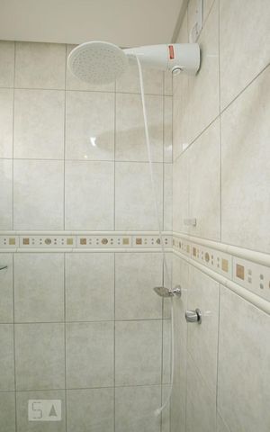 Casa de condomínio para alugar com 170m², 3 quartos e 2 vagas Casa de condomínio para alugar com 170m², 3 quartos e 2 vagasDetalhe do Banheiro da Suíte 1 - Box