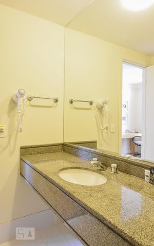 Studio à venda com 65m², 1 quarto e 1 vagaBanheiro