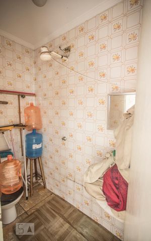 Casa para alugar com 400m², 3 quartos e 3 vagas Casa para alugar com 400m², 3 quartos e 3 vagasBanheiro de Serviço