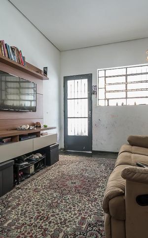 Casa à venda com 133m², 2 quartos e 2 vagas Casa à venda com 133m², 2 quartos e 2 vagasSala