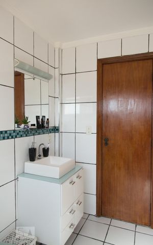 Apartamento à venda com 140m², 3 quartos e 2 vagas Apartamento à venda com 140m², 3 quartos e 2 vagasBanheiro Social
