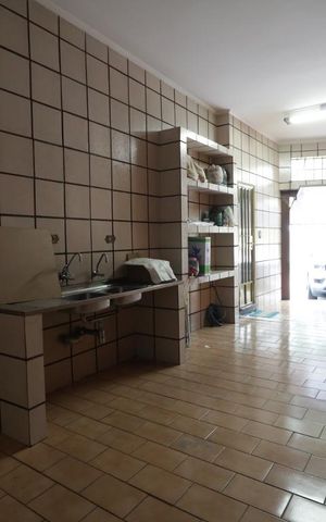 Casa à venda com 180m², 2 quartos e 2 vagasGaragem