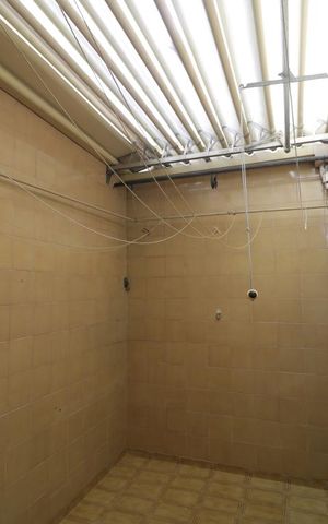 Casa à venda com 180m², 2 quartos e 2 vagasArea de serviço