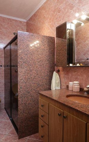 Casa à venda com 180m², 2 quartos e 2 vagasBanheiro Social