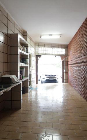 Casa à venda com 180m², 2 quartos e 2 vagasGaragem