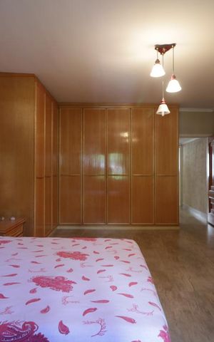 Casa à venda com 180m², 2 quartos e 2 vagasQuarto 1