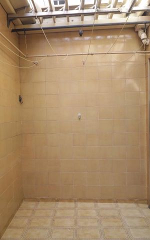 Casa à venda com 180m², 2 quartos e 2 vagasArea de serviço