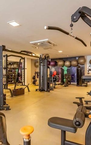 Apartamento à venda com 142m², 3 quartos e 2 vagas Apartamento à venda com 142m², 3 quartos e 2 vagasAcademia