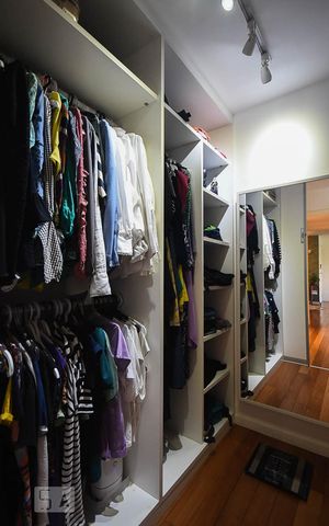 Apartamento à venda com 142m², 3 quartos e 2 vagas Apartamento à venda com 142m², 3 quartos e 2 vagasArmário da suíte 3