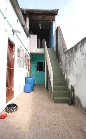 Casa à venda com 80m², 2 quartos e 3 vagasQuintal
