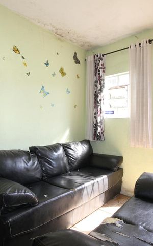 Casa à venda com 80m², 2 quartos e 3 vagasSala