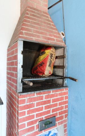 Casa à venda com 80m², 2 quartos e 3 vagasChurrasqueira