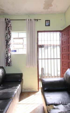 Casa à venda com 80m², 2 quartos e 3 vagasSala