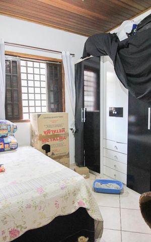 Casa à venda com 220m², 4 quartos e 2 vagas Casa à venda com 220m², 4 quartos e 2 vagasQuarto 2