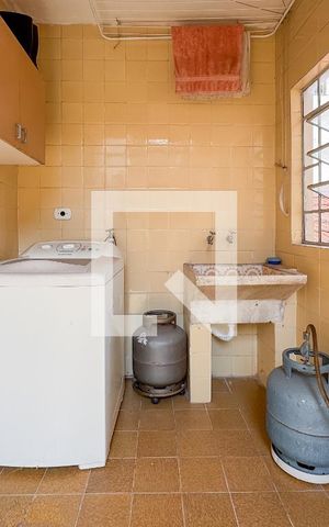 Casa à venda com 200m², 4 quartos e 3 vagas Casa à venda com 200m², 4 quartos e 3 vagasÁrea de Serviço