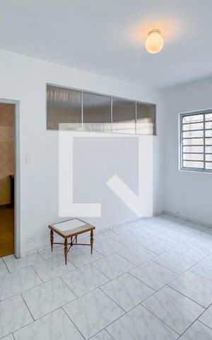 Casa à venda com 200m², 4 quartos e 3 vagas Casa à venda com 200m², 4 quartos e 3 vagasSala - casa 2