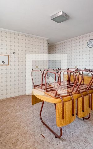 Casa à venda com 200m², 4 quartos e 3 vagas Casa à venda com 200m², 4 quartos e 3 vagasCozinha