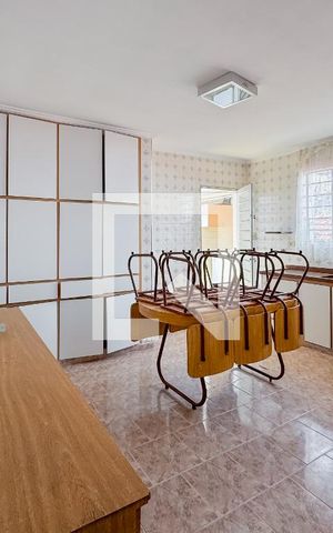 Casa à venda com 200m², 4 quartos e 3 vagas Casa à venda com 200m², 4 quartos e 3 vagasCozinha