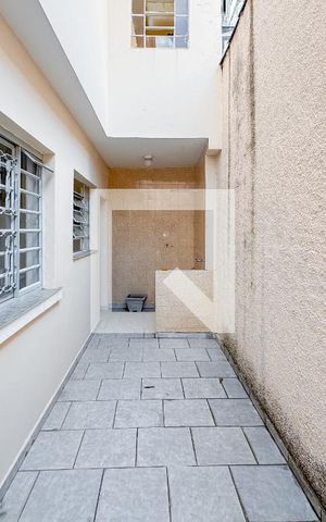 Casa à venda com 200m², 4 quartos e 3 vagas Casa à venda com 200m², 4 quartos e 3 vagasÁrea comum