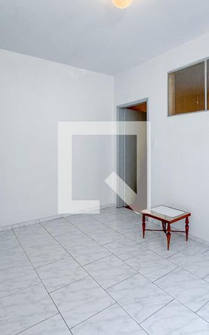 Casa à venda com 200m², 4 quartos e 3 vagas Casa à venda com 200m², 4 quartos e 3 vagasSala - casa 2Sala - casa 2