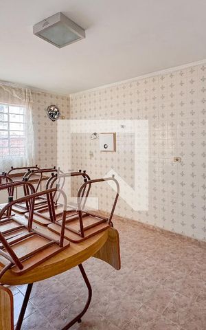Casa à venda com 200m², 4 quartos e 3 vagas Casa à venda com 200m², 4 quartos e 3 vagasCozinha